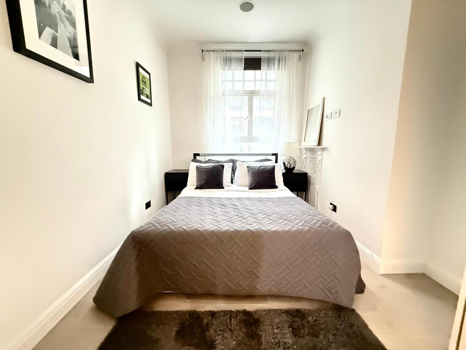 2 Bed In Oxford Street *